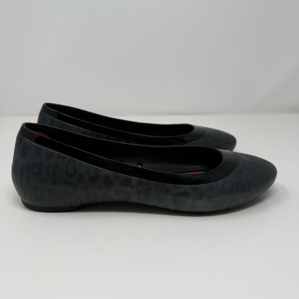 Crocs Flats Women's 11 Leopard Print Black Grey Lina Shiny Preppy Normcore EUC - Picture 4 of 9